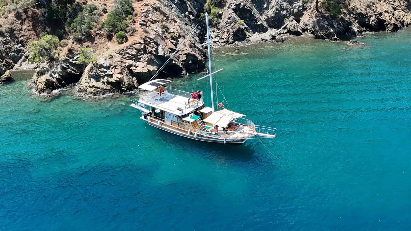 Fethiye turkuaz koylarında Reff Boat tekne turu