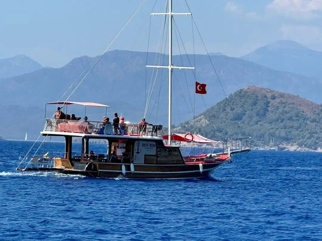 Reff Boat Açık Denizde Seyir