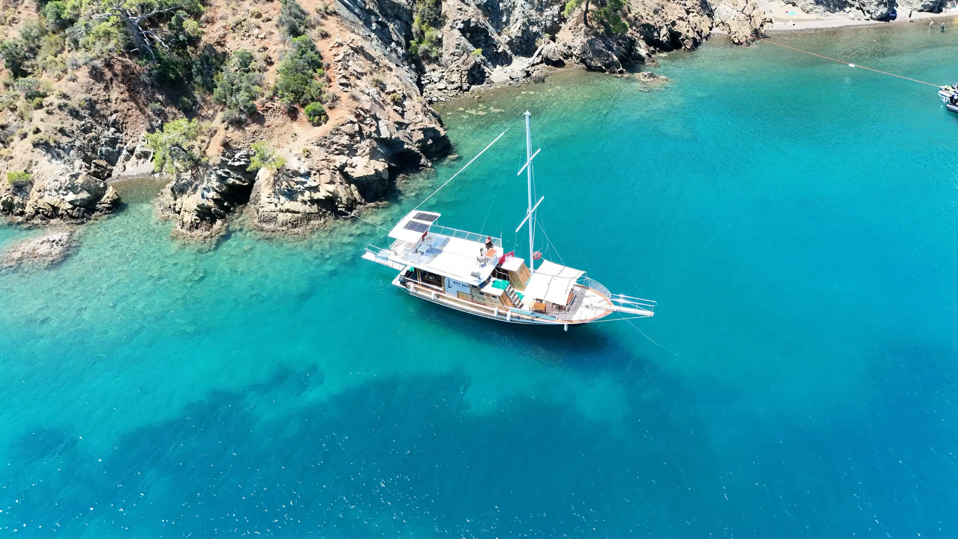 Reff Boat Kayalık Koyda