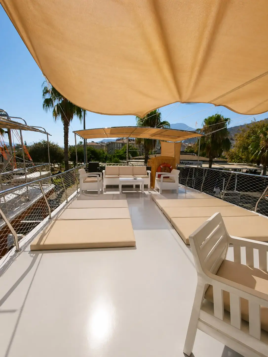 Reff Boat Üst Güverte Lounge Alanı